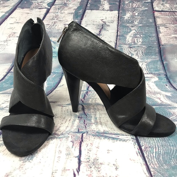 Marc Fisher Shoes - MARC FISHER Black Leather Heels